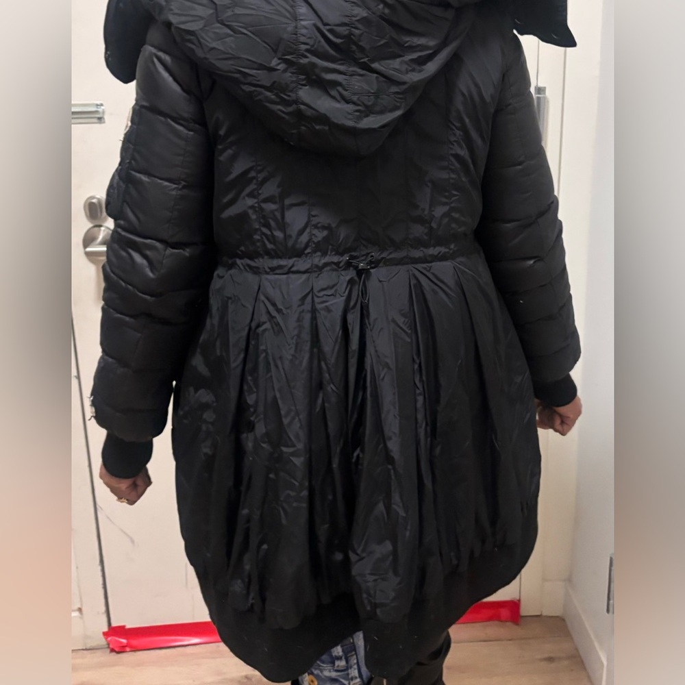 MONCLER Coat Size S With small hiccup on sleeve Fixable Lost Tag during moving - Picture 8 of 10